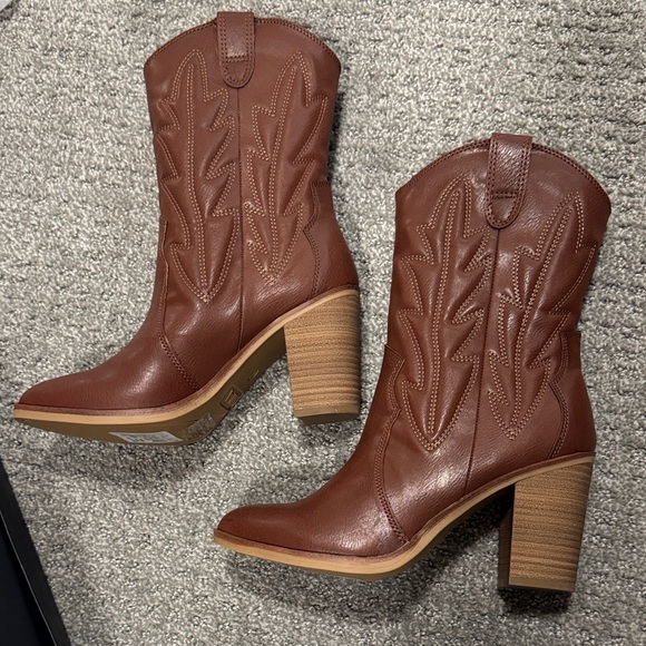 MIA Shoes - MIA Chestnut Heeled Western Boots